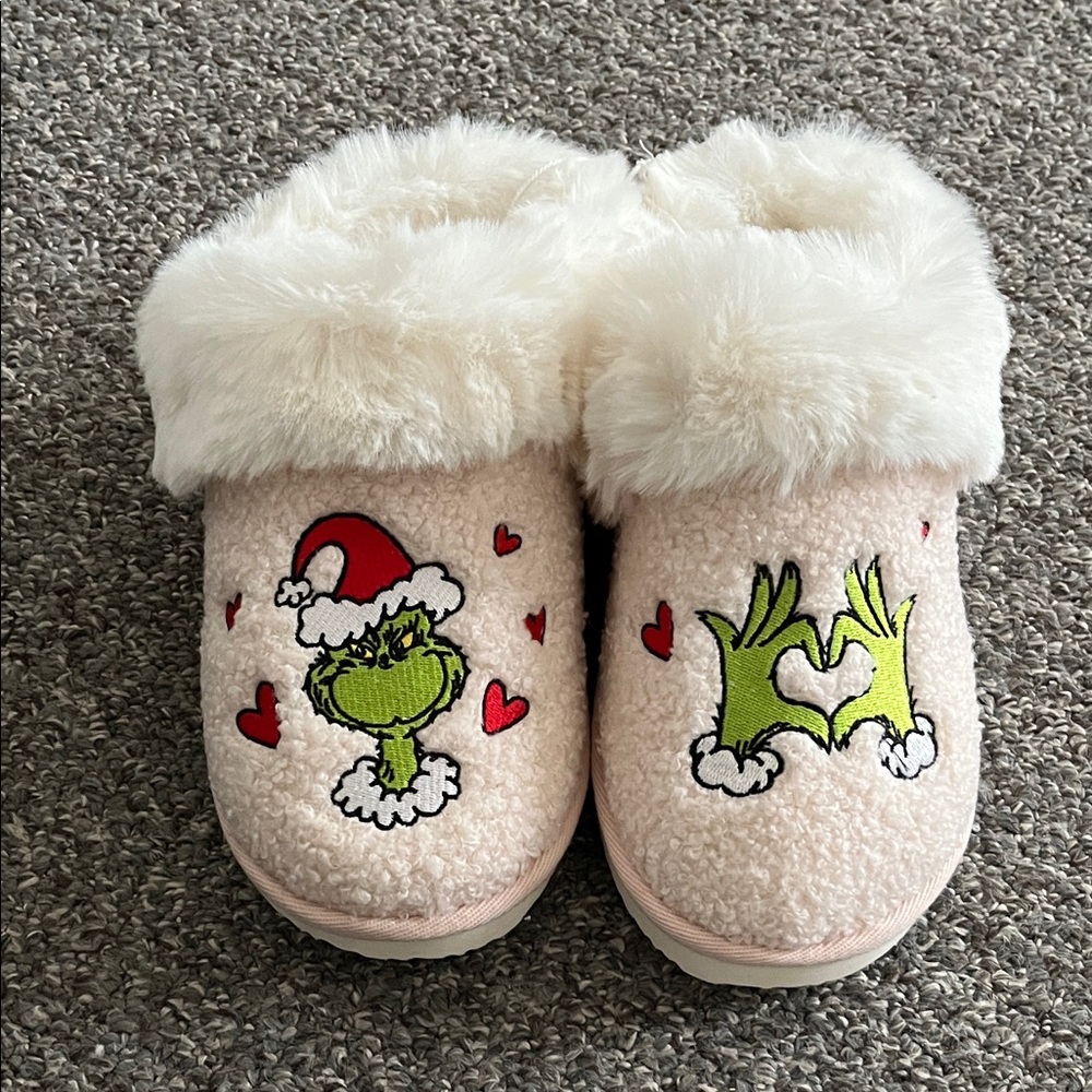 American Eagle grinch slippers